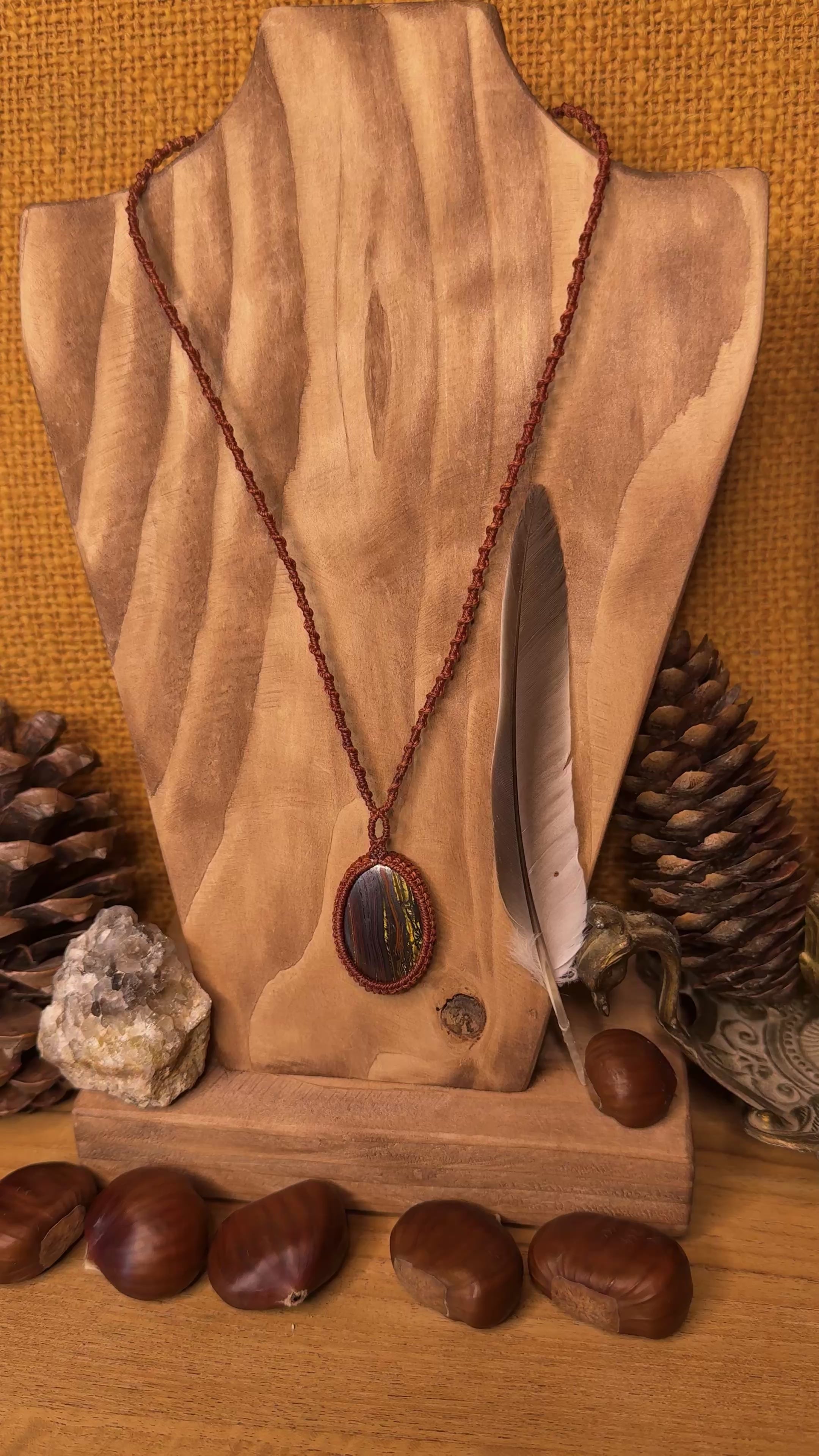 Collier • Œil de fer