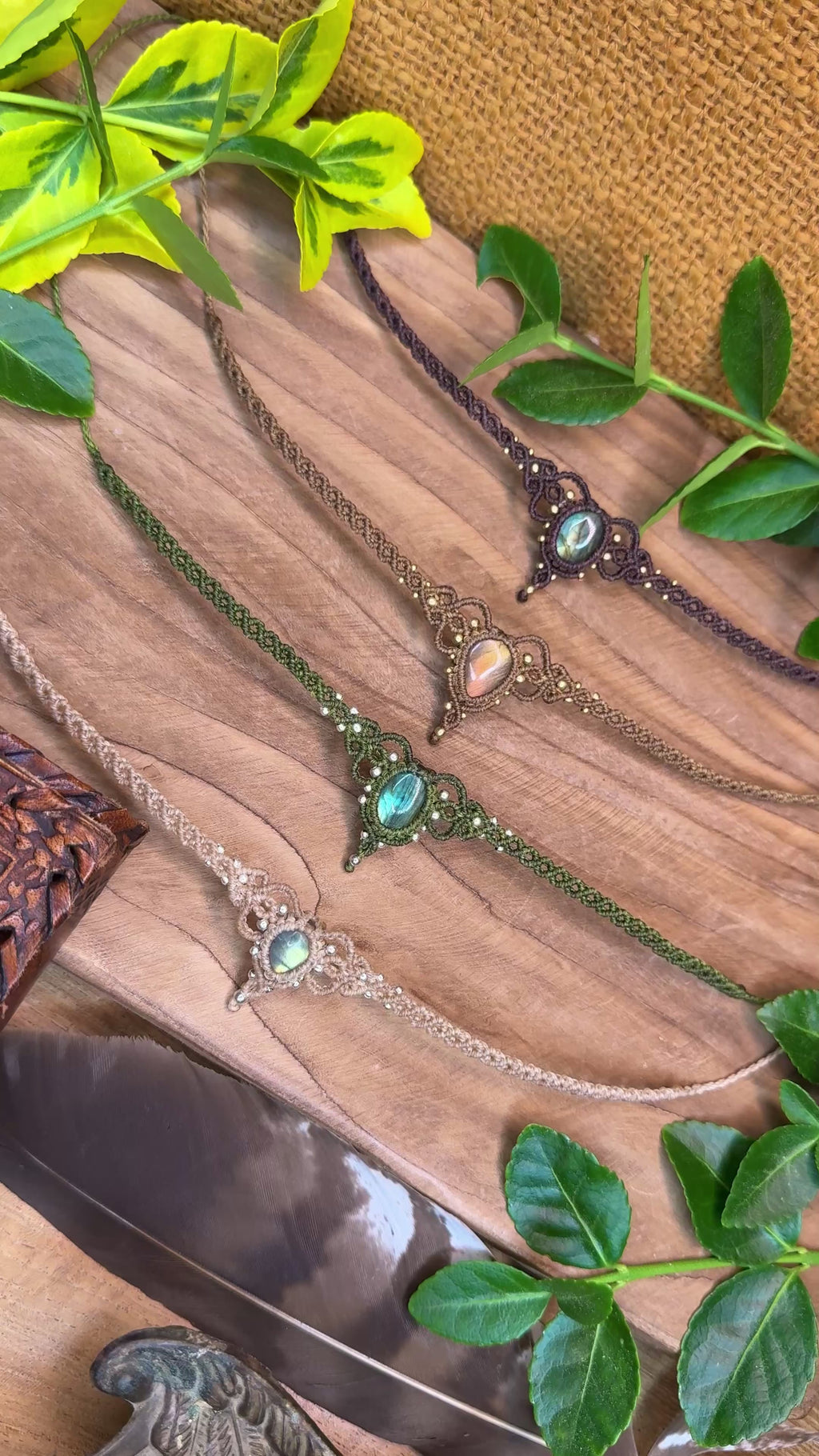 Ras-de-cou • Labradorite