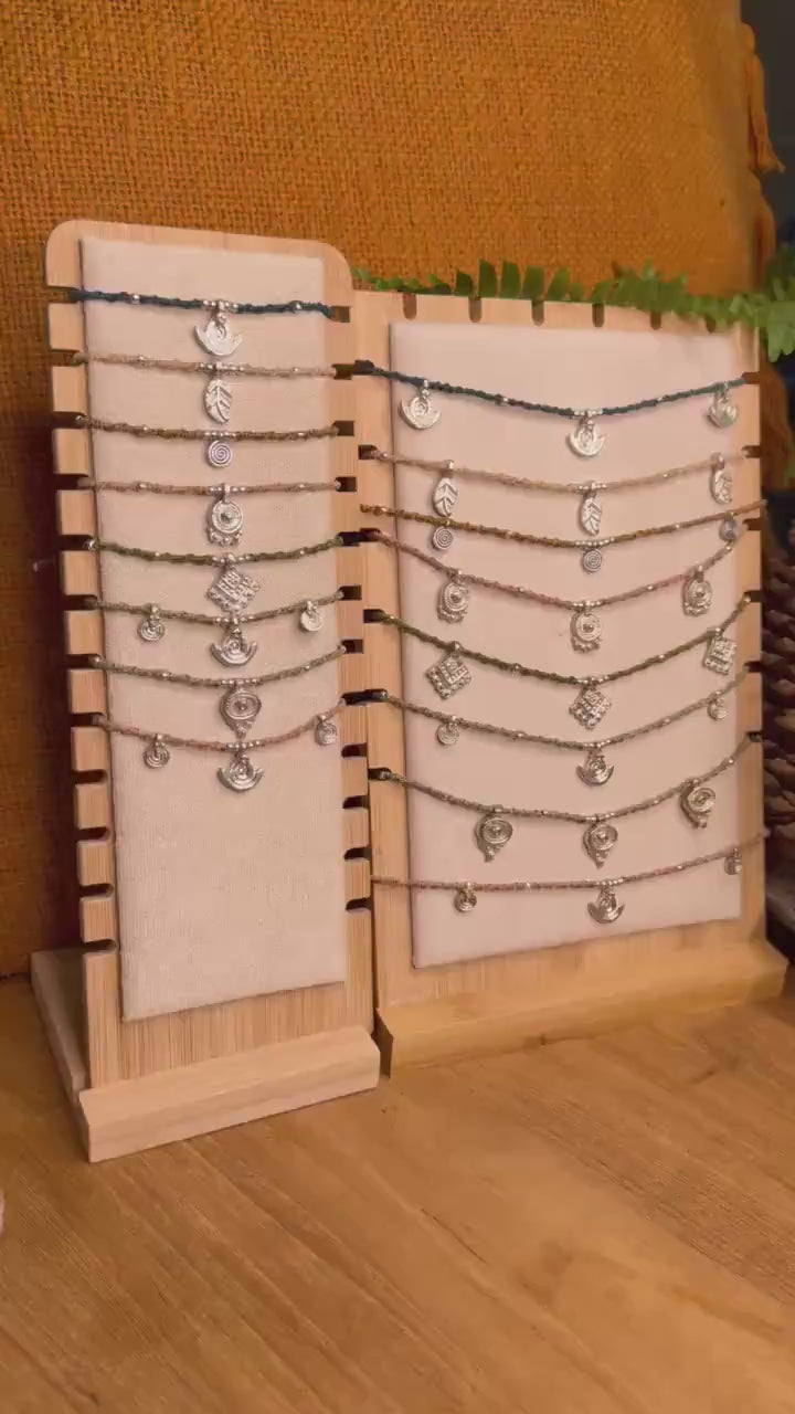 Tour de cou à breloques été  fait main en micro-macramé laiton (ras de cou) (Neckband cadeau femme