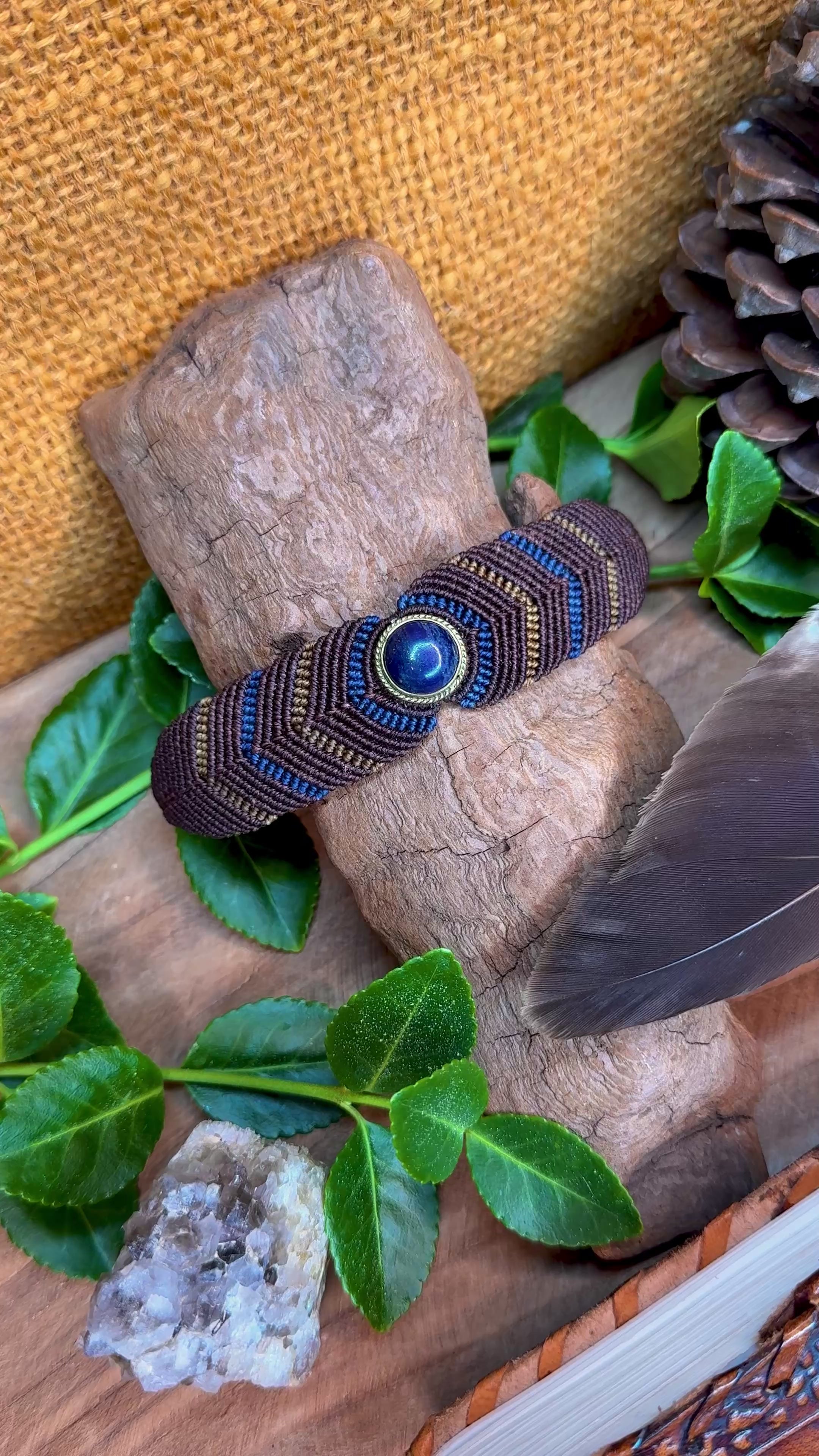 Bracelet with a Lapis Lazuli stone