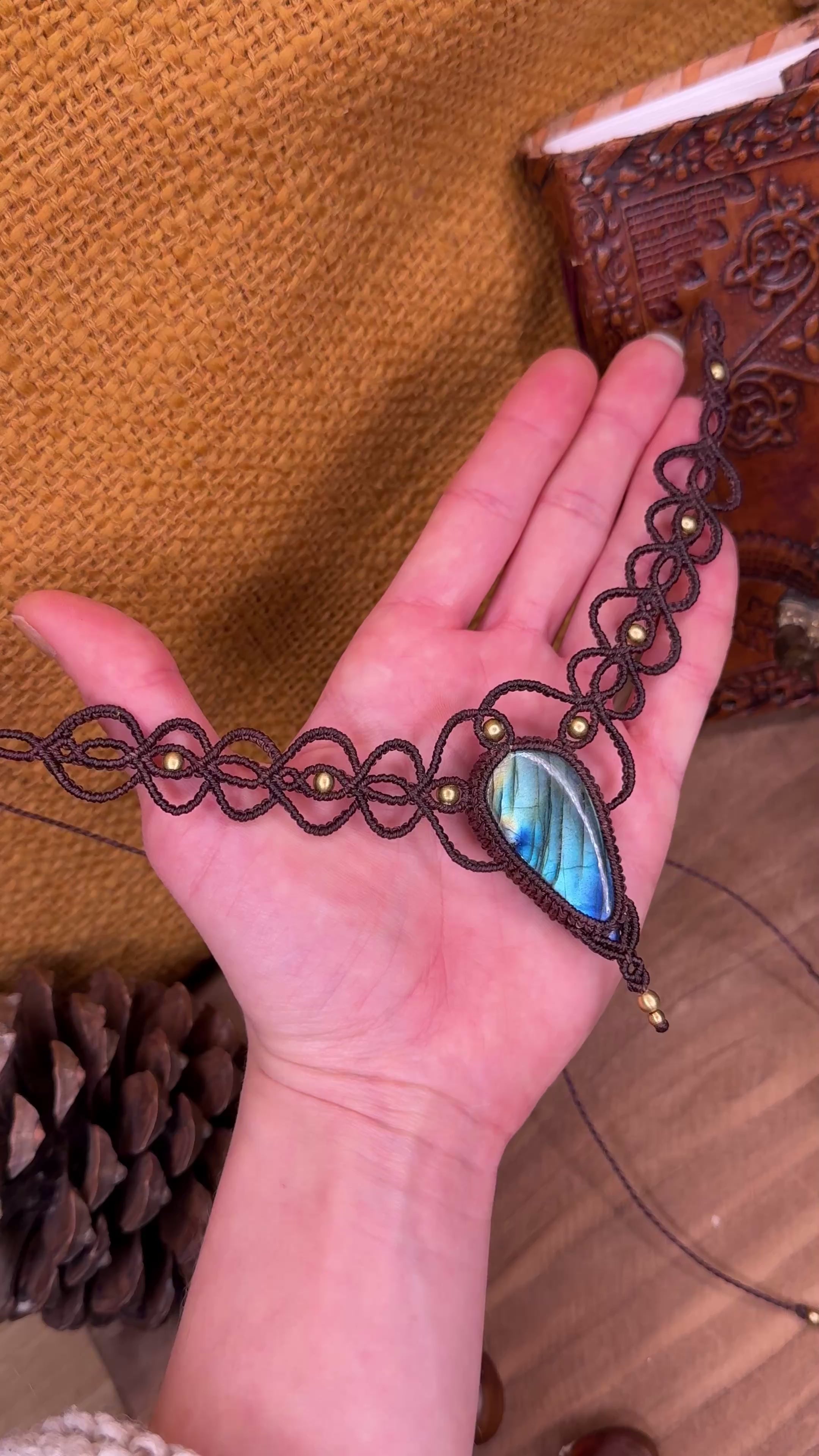 Necklace with a natural labradorite stone