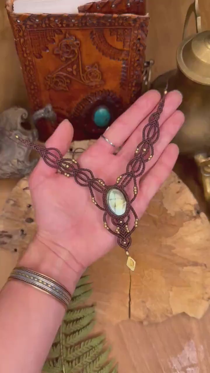Collier fait main micro-macramé avec pierre naturelle labradorite - makrame - collier hippie - collier bohème - cadeau fait main