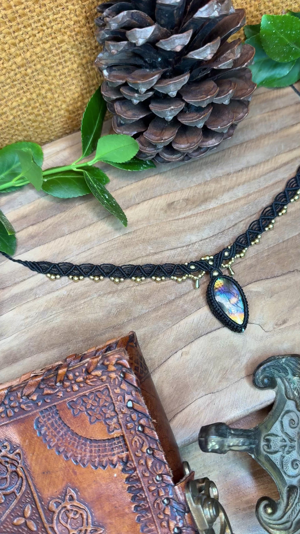 Collier • ras de cou • Labradorite